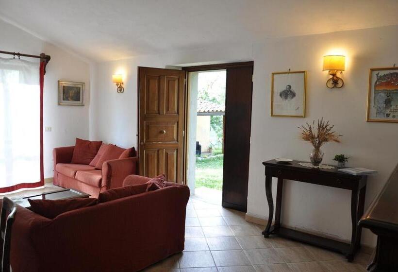 Отель Campocane Oaks