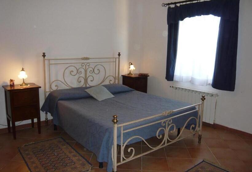 Отель Campocane Oaks