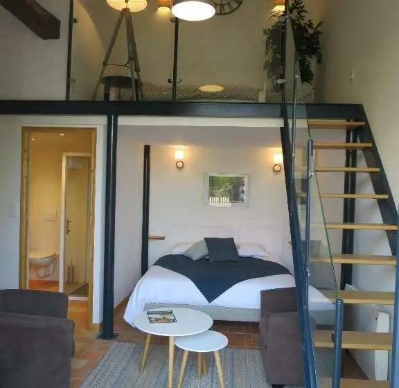 تختخواب و صبحانه Chambre D  Hôtes La Lucasserie