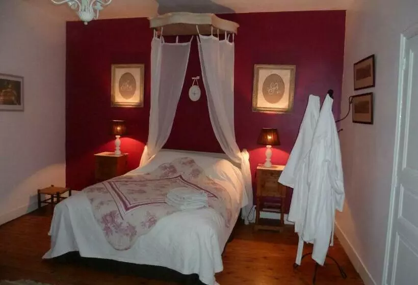 تختخواب و صبحانه Chambre D  Hôtes La Lucasserie