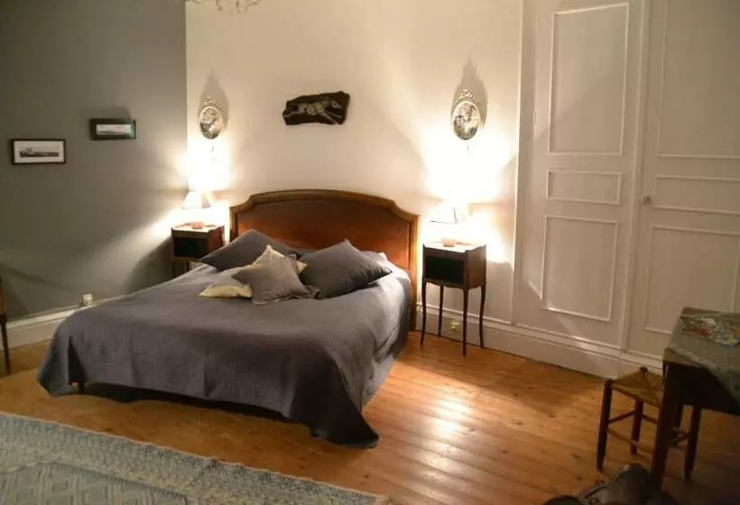 تختخواب و صبحانه Chambre D  Hôtes La Lucasserie