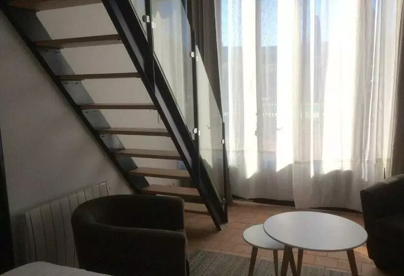 تختخواب و صبحانه Chambre D  Hôtes La Lucasserie