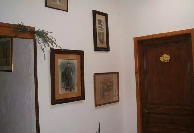 Aamiaismajoitus (B&B) Chambres D Hôtes Sous L Olivier