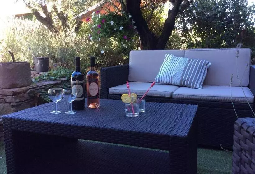 Aamiaismajoitus (B&B) Chambres D Hôtes Sous L Olivier