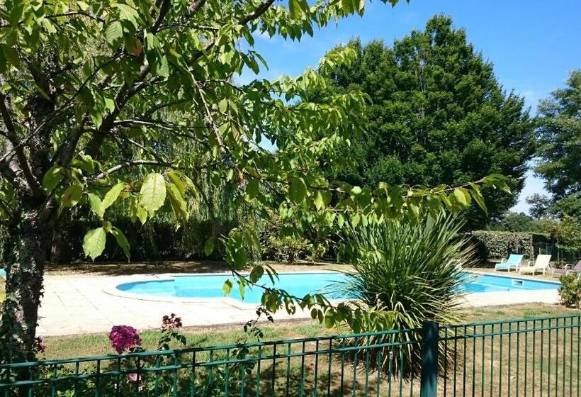 צימר Domaine De Paguy