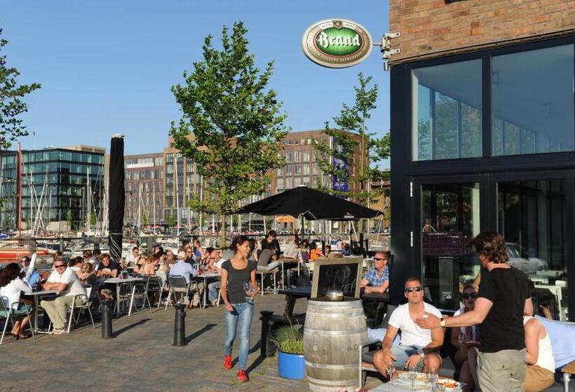 تختخواب و صبحانه The Green Tunnel