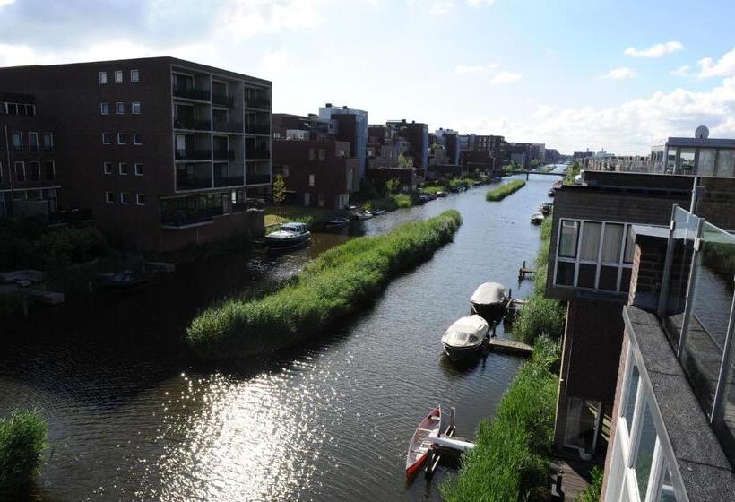 تختخواب و صبحانه The Green Tunnel