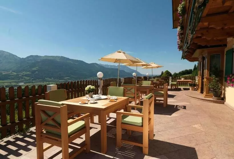 ホテル Stallerhof