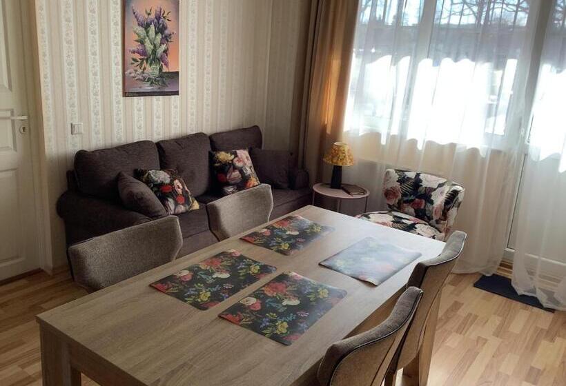 پانسیون Lana House