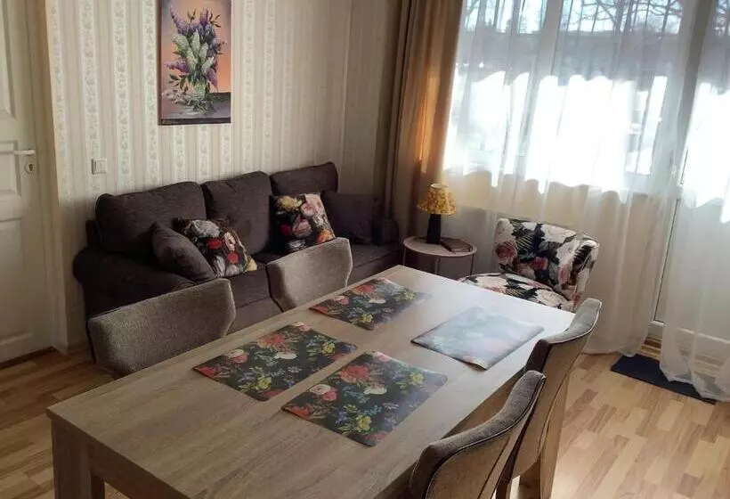 پانسیون Lana House