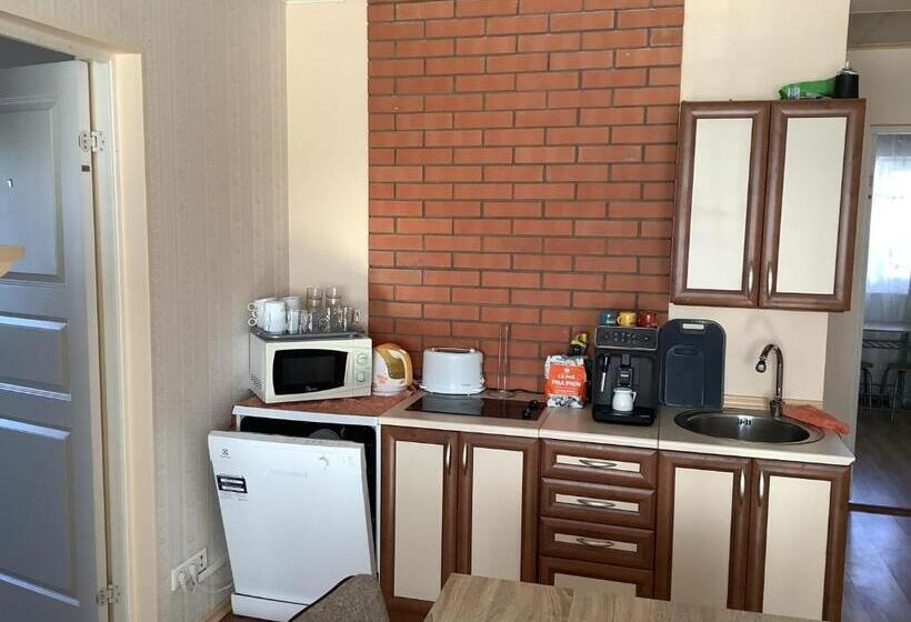 پانسیون Lana House