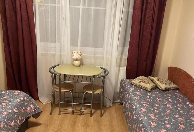 پانسیون Lana House