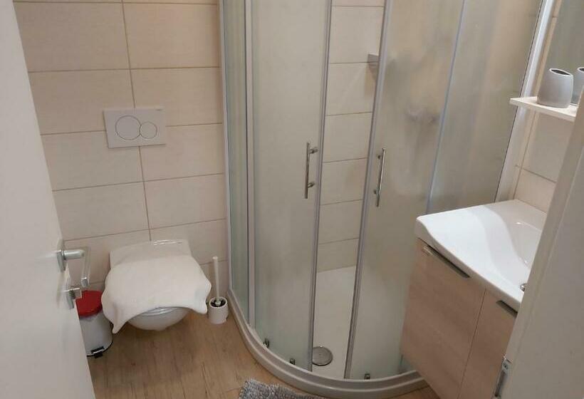 פנסיון Apartments & Rooms Florjana