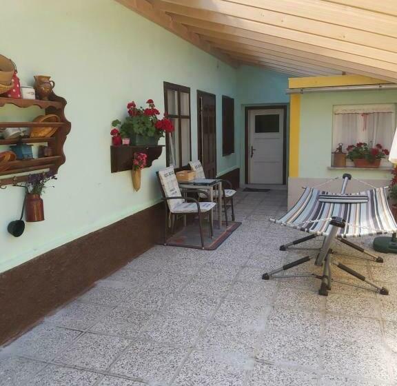 פנסיון Apartments & Rooms Florjana