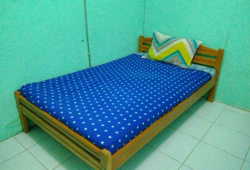 פנסיון Crystall Guesthouse