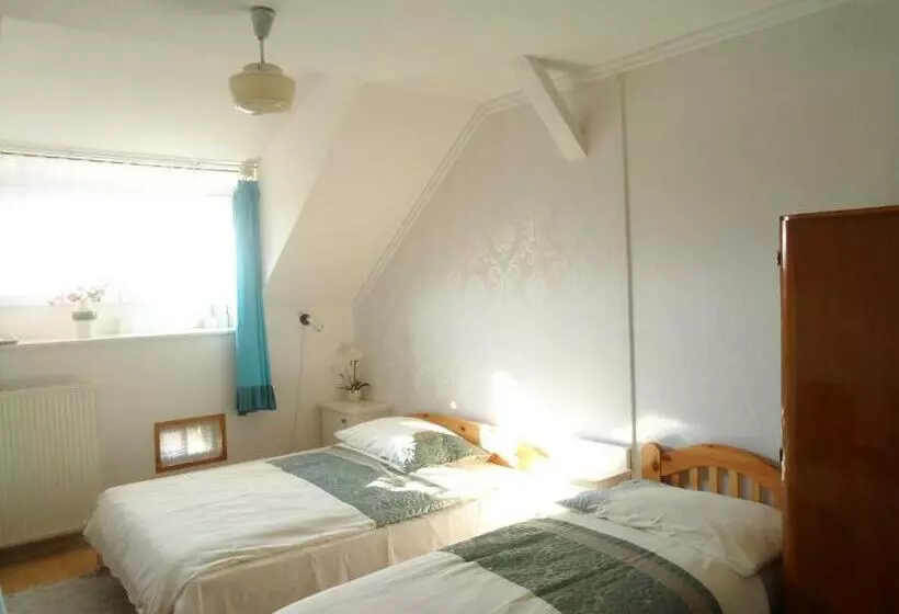 پانسیون Garden Szivárvány Utca 39 Vendégház