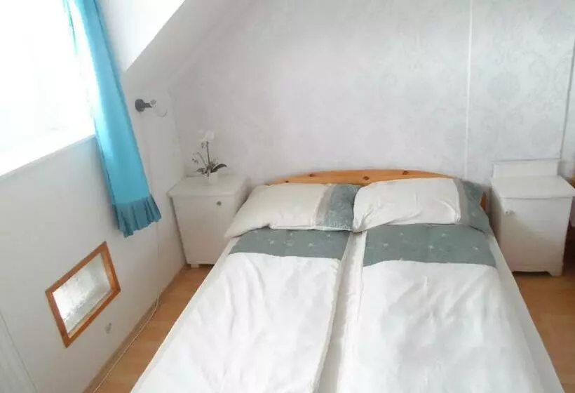 پانسیون Garden Szivárvány Utca 39 Vendégház