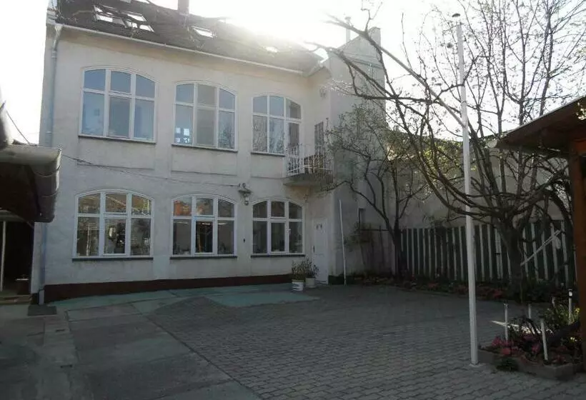 پانسیون Garden Szivárvány Utca 39 Vendégház