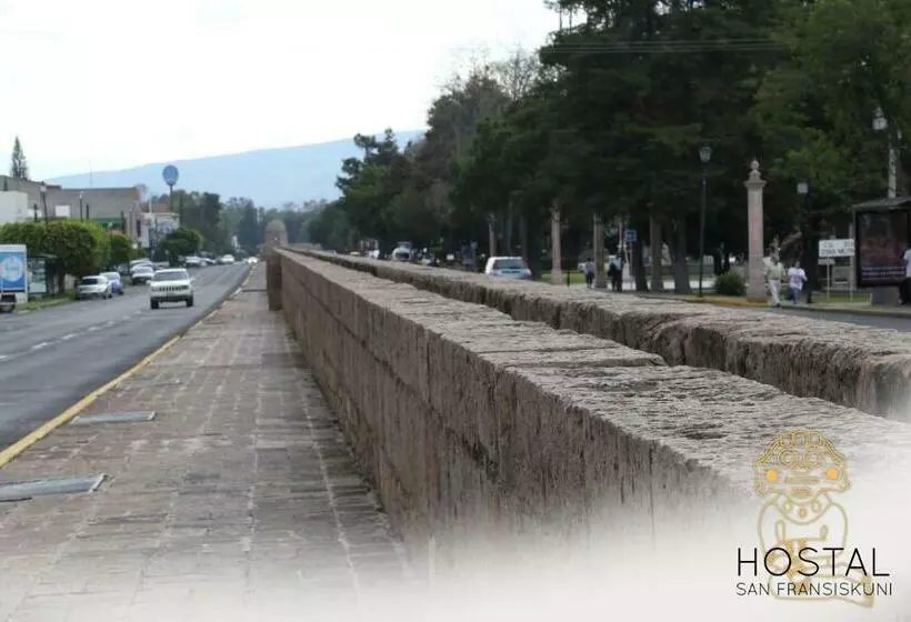پانسیون Hostal San Fransiskuni