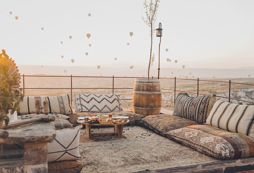 هاستل La Maison De şişik