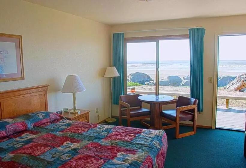 Crescent Beach Motel