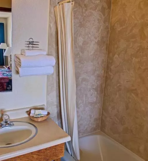 Crescent Beach Motel