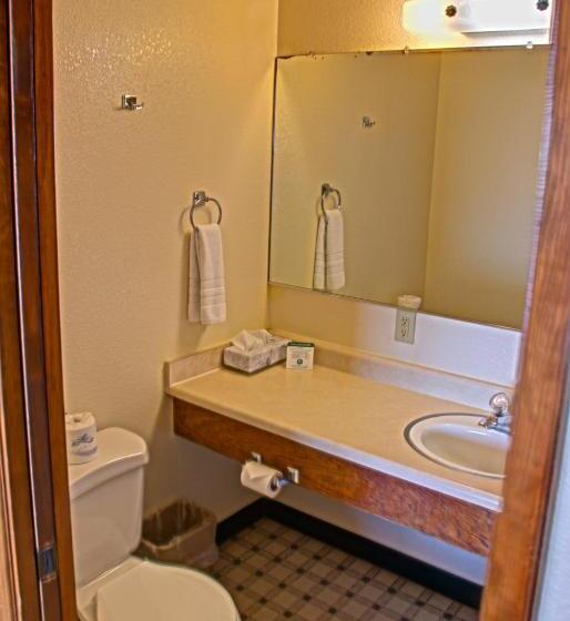 Crescent Beach Motel