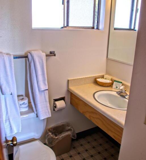 Crescent Beach Motel