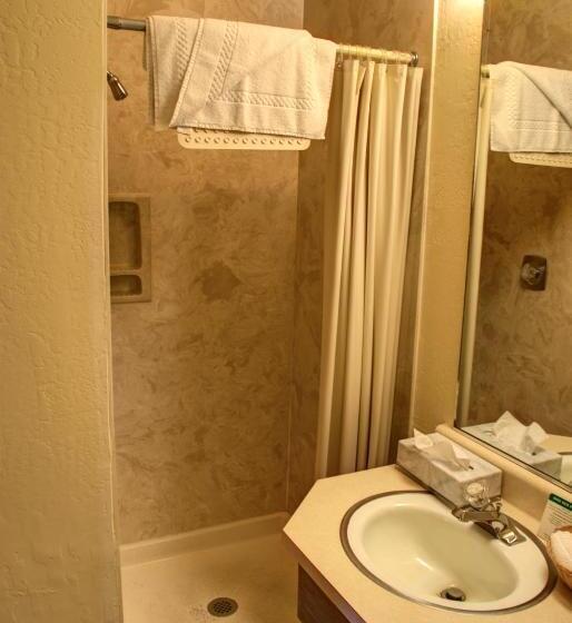 Crescent Beach Motel