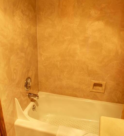 Crescent Beach Motel