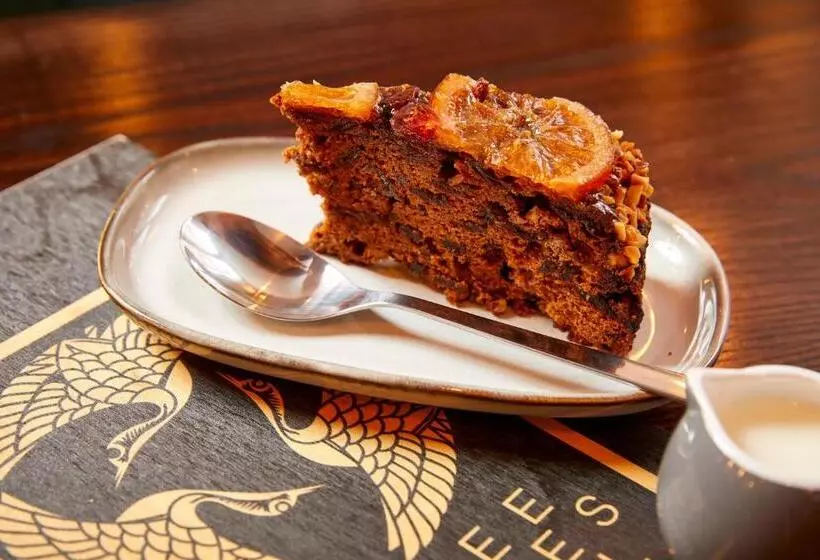 Three Cranes Serviced Apartments