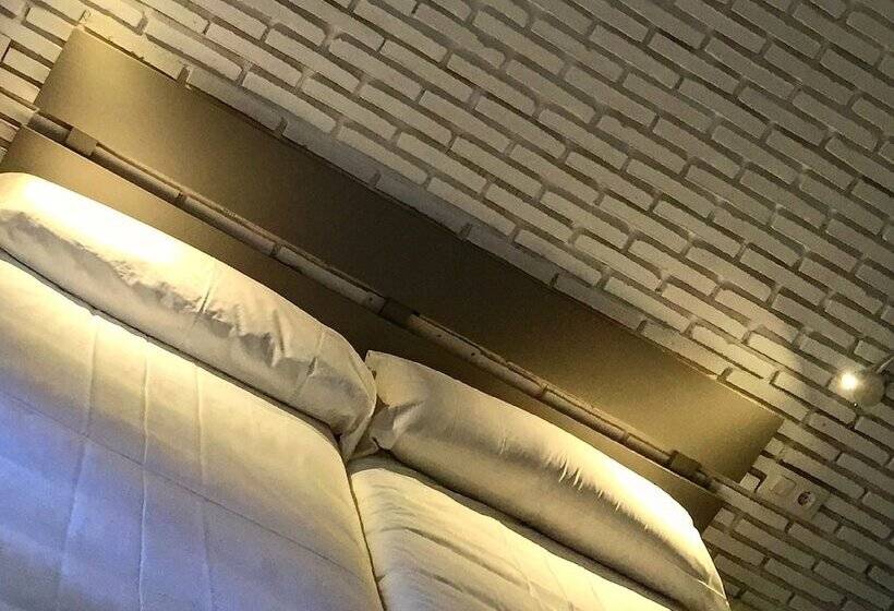 פונדק Le Vintage