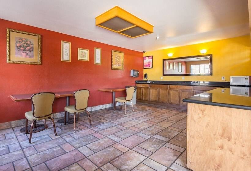 فندق A Victory Inn Tolleson