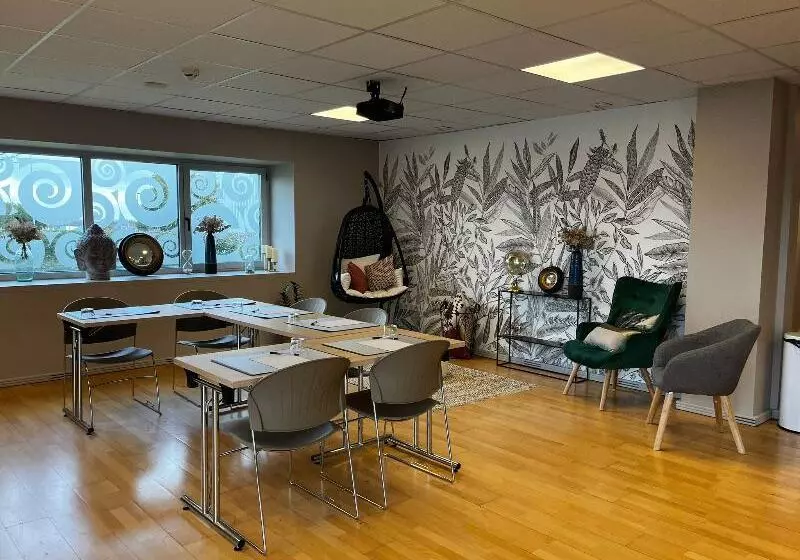 Отель Appart City Confort Toulouse Aéroport Cornebarrieu