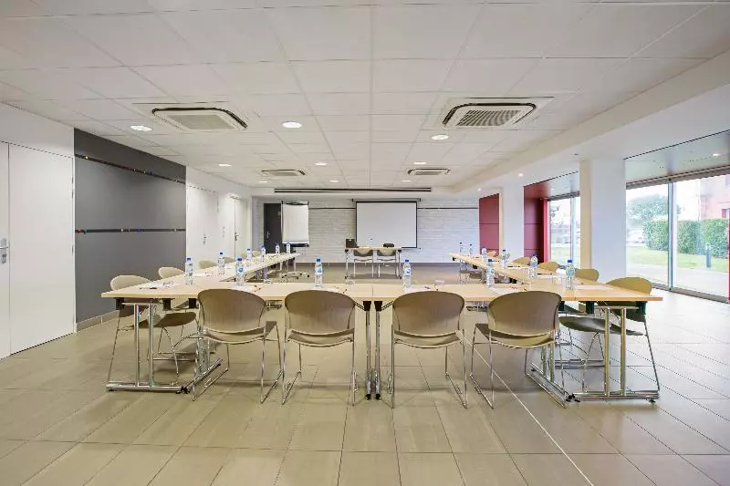 Отель Appart City Confort Toulouse Aéroport Cornebarrieu