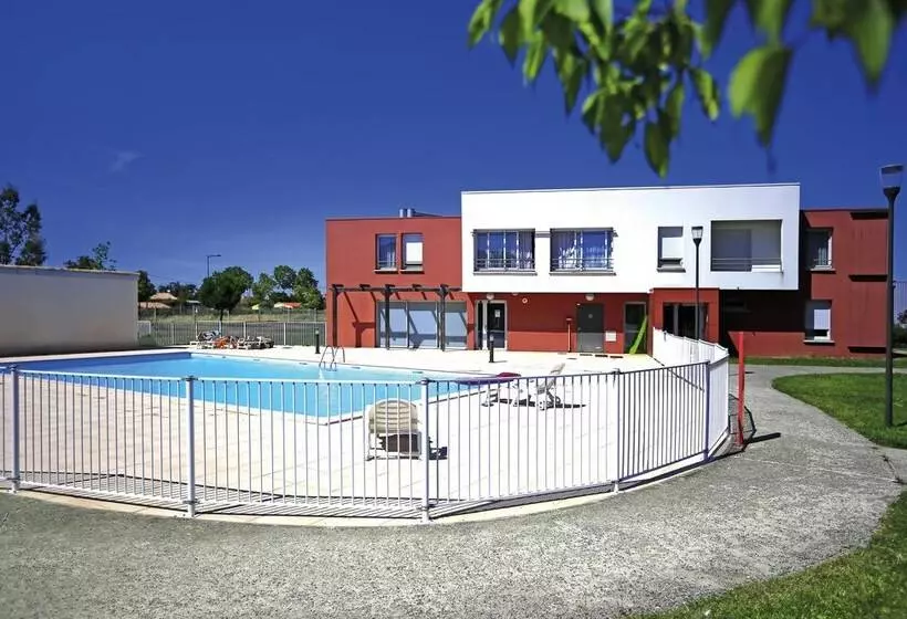 Отель Appart City Confort Toulouse Aéroport Cornebarrieu