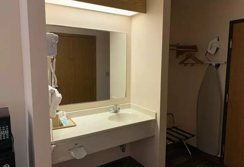 호텔 Budgetinn & Suites