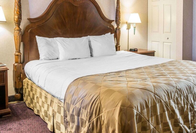 Clarion Hotel Beachfront