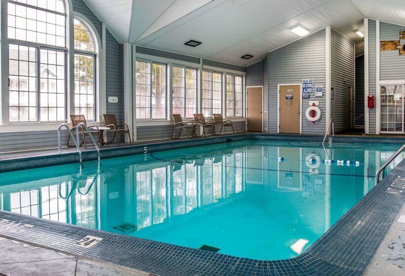 Clarion Hotel Beachfront