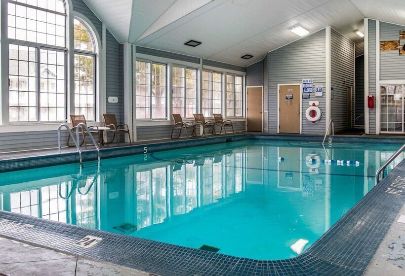 Clarion Hotel Beachfront