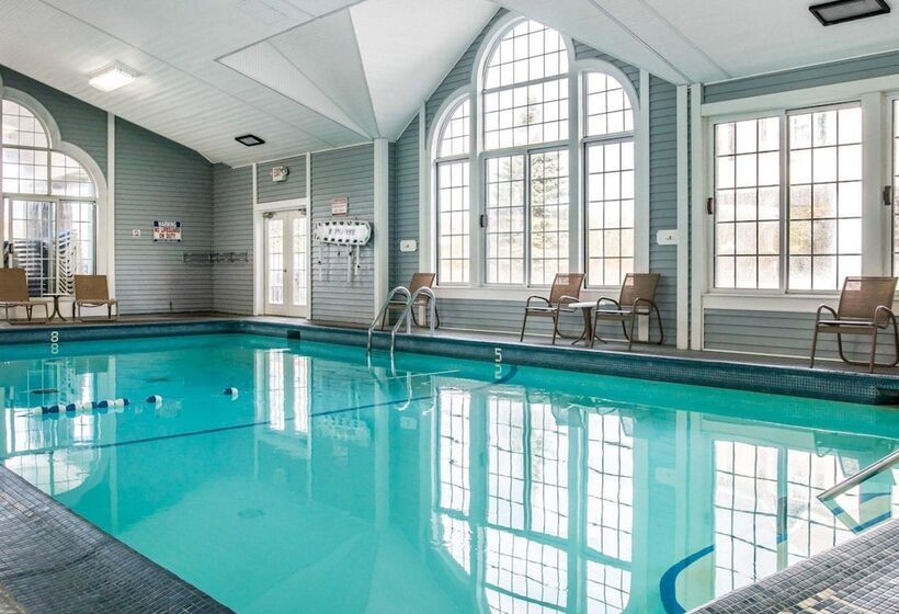 Clarion Hotel Beachfront