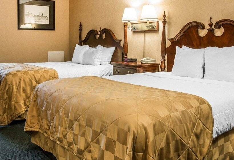 Clarion Hotel Beachfront