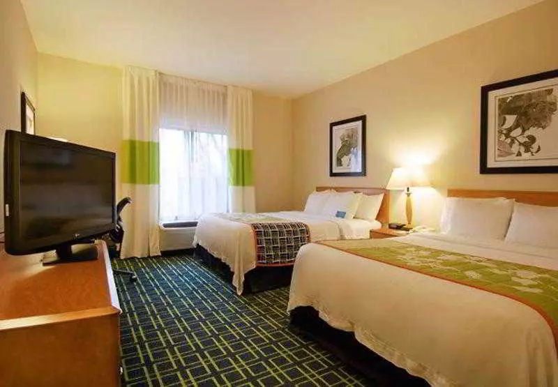 Отель Fairfield Inn & Suites Worcester Auburn