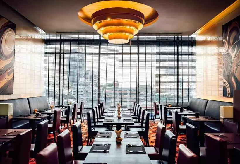 هتل Four Points by Sheraton Bangkok Ploenchit