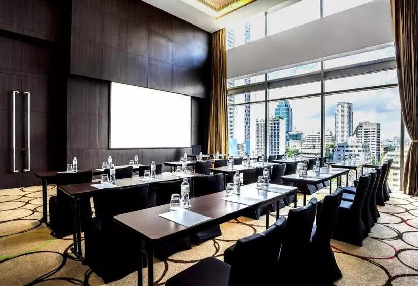 هتل Four Points by Sheraton Bangkok Ploenchit