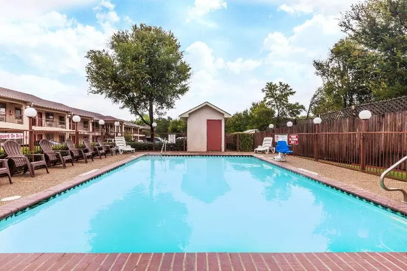 호텔 Highland Inn Arlington