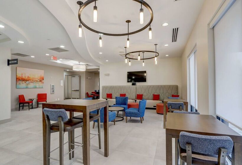 هتل Hilton Garden Inn Indianapolis Northwest