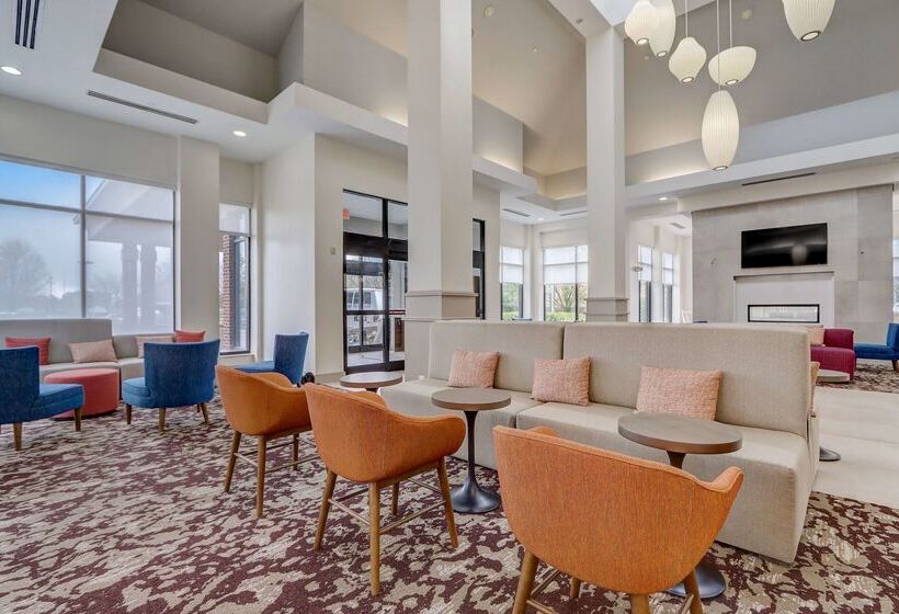 هتل Hilton Garden Inn Indianapolis Northwest