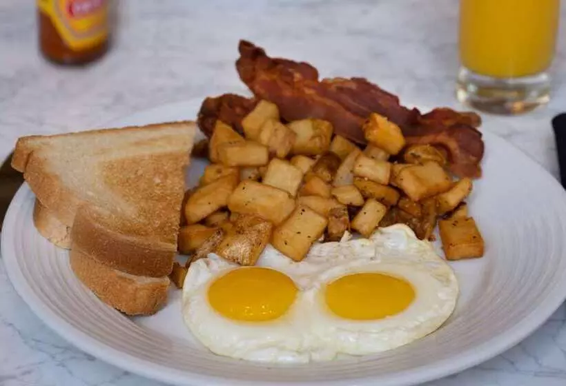 בית מלון כפרי Hilton Richardson Dallas