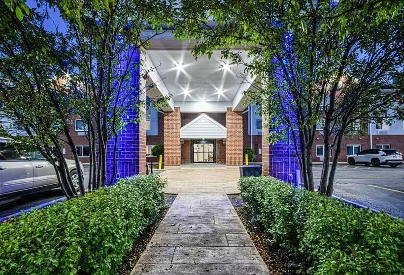 Отель Holiday Inn Express Chicago Northwest Vernon Hills, An Ihg